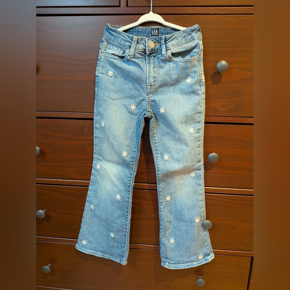 Gap Jeans Size 7, 70s Flare Daisy Embroidery